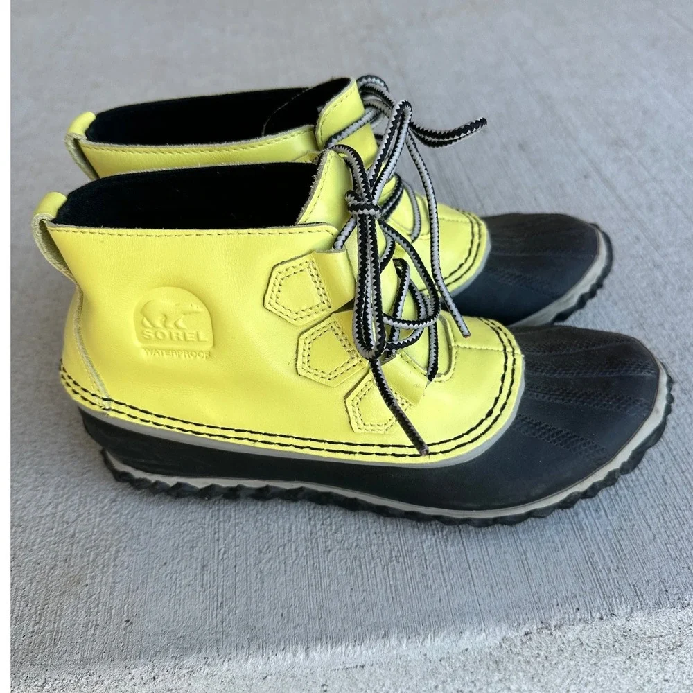 Sorel Out N About Rain Boots Yellow Black Waterproof Duck Boots 6.5
